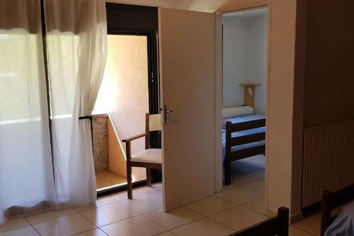 Room 14 of 38