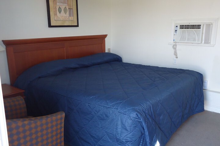 Room 4 of 34