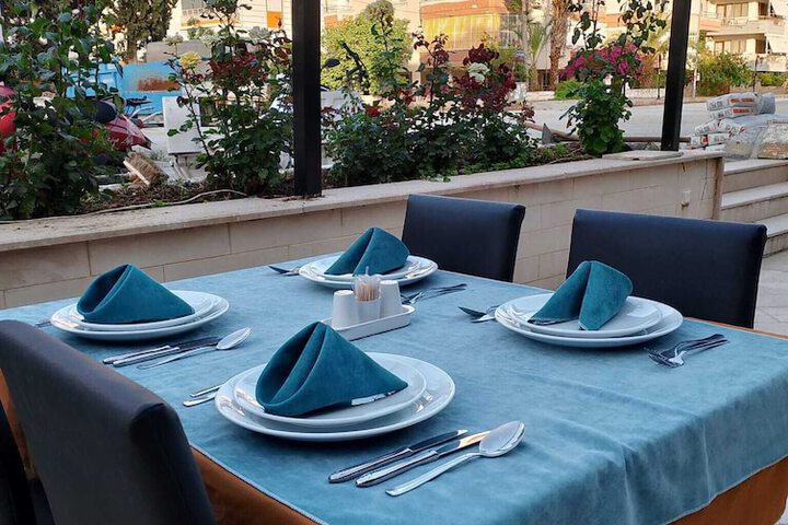 Dining 17 of 25