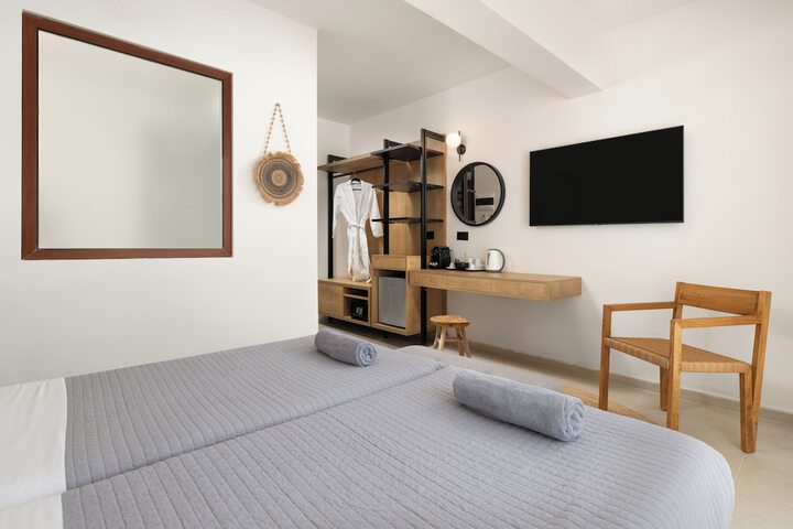 Room 11 of 49