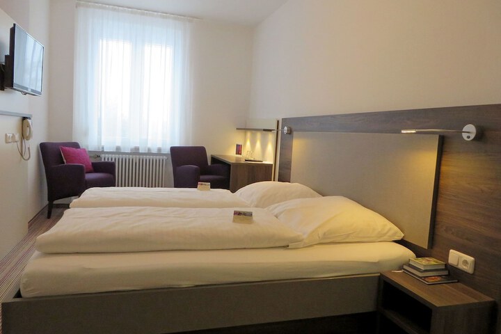 Room 9 of 44