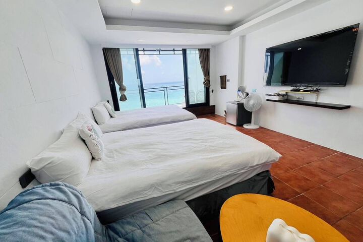Room 12 of 40