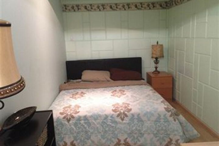 Room 3 of 7
