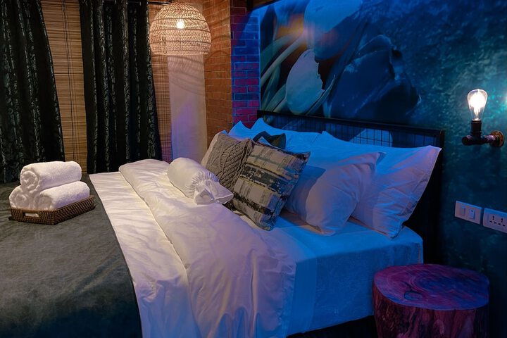 Room 32 of 80