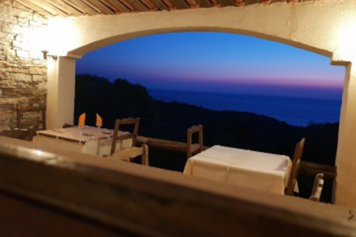 Dining 37 of 69