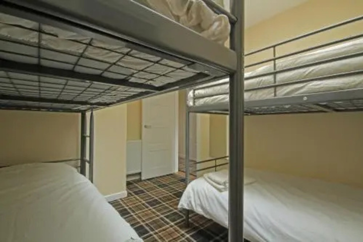 Room 4 of 12