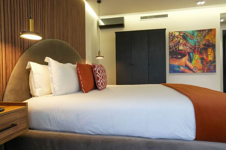 Room 8 of 14