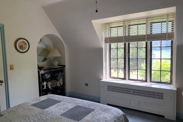 Room 21 of 118