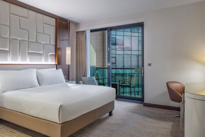 Room 40 of 156
