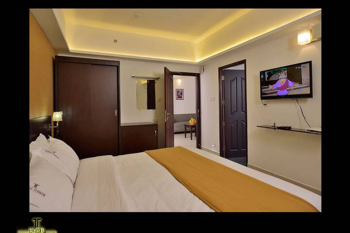 Room 7 of 16