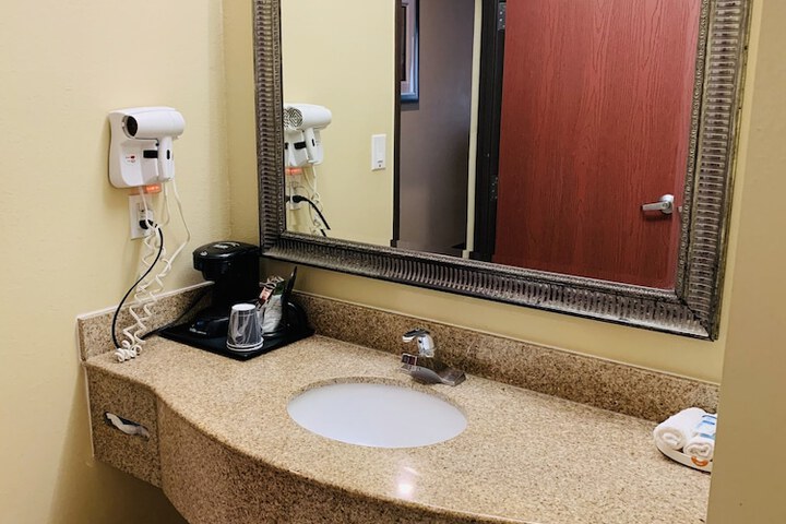 Room 46 of 74