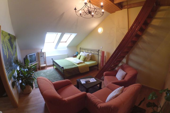 Room 27 of 44