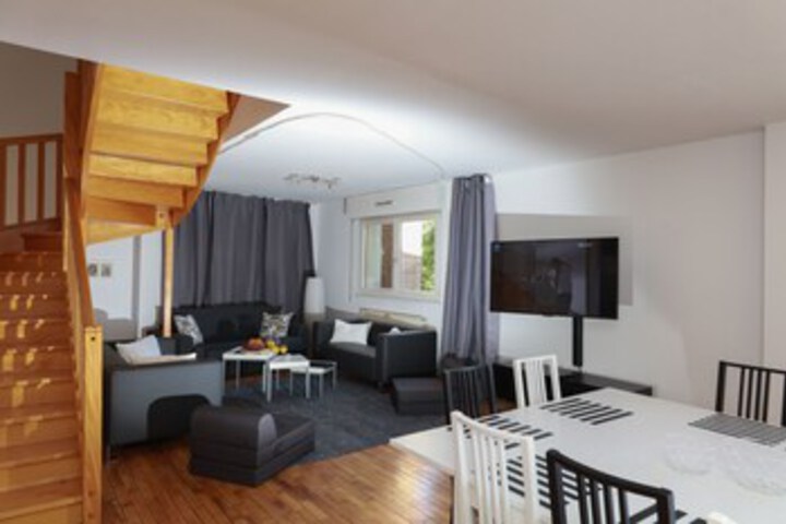 Room 2 of 25