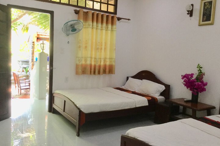 Room 11 of 34