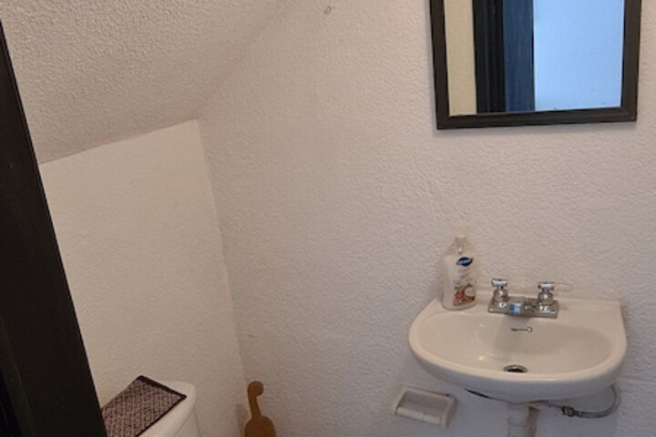 Room 7 of 17