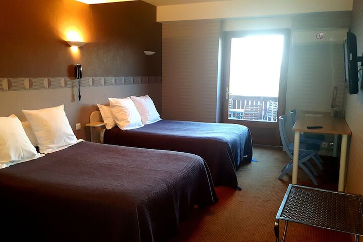 Room 7 of 14