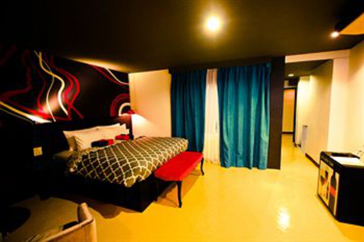 Room 90 of 101