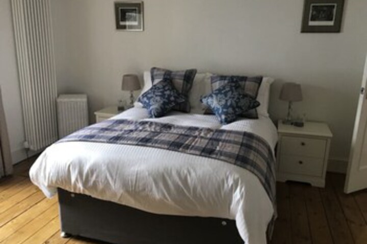 Room 11 of 15