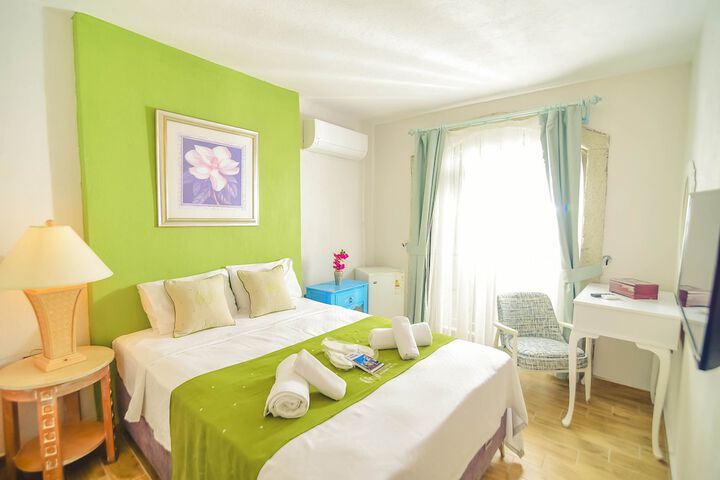 Room 4 of 50
