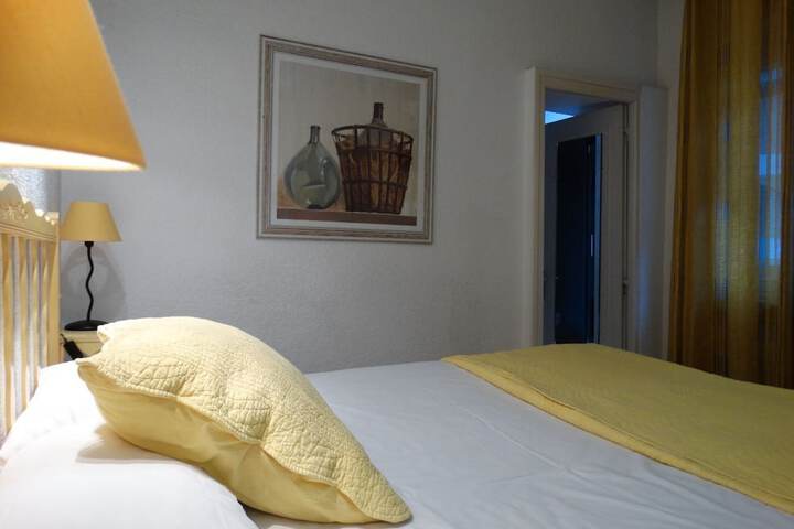 Room 5 of 65