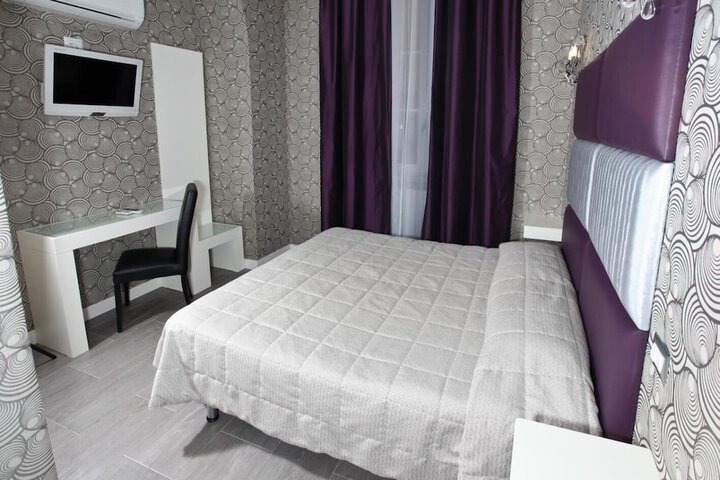Room 16 of 49