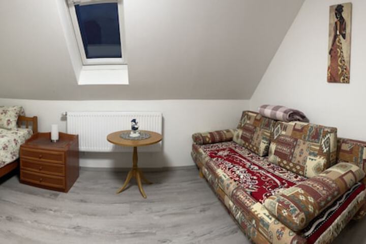 Room 6 of 17