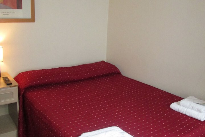 Room 2 of 56
