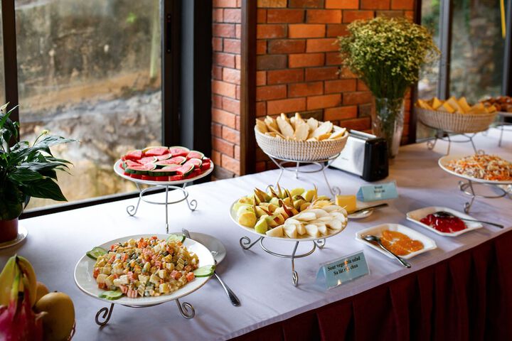 Breakfast/Coffee Service 72 of 84