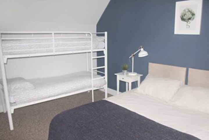 Room 14 of 16