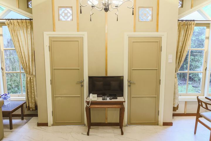 Room 25 of 59