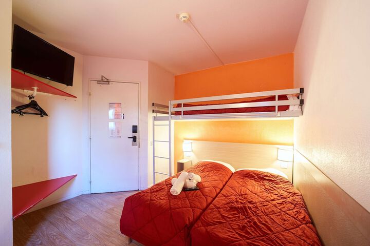 Room 6 of 26