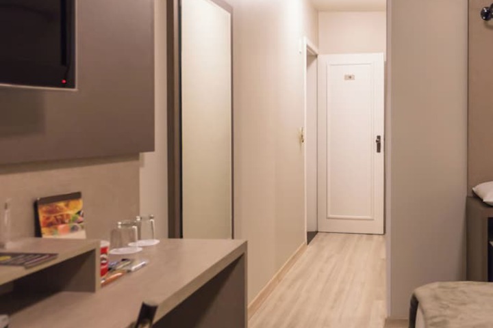 Room 20 of 25