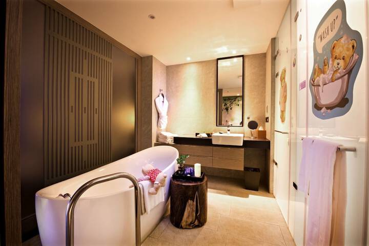 Room 36 of 106