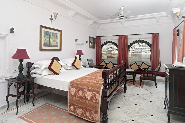 Room 4 of 34