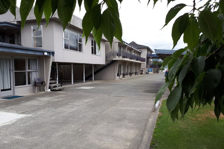 Hotel Exterior 88 of 92