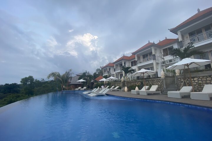 Pool 11 of 17
