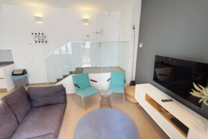 Room 12 of 29