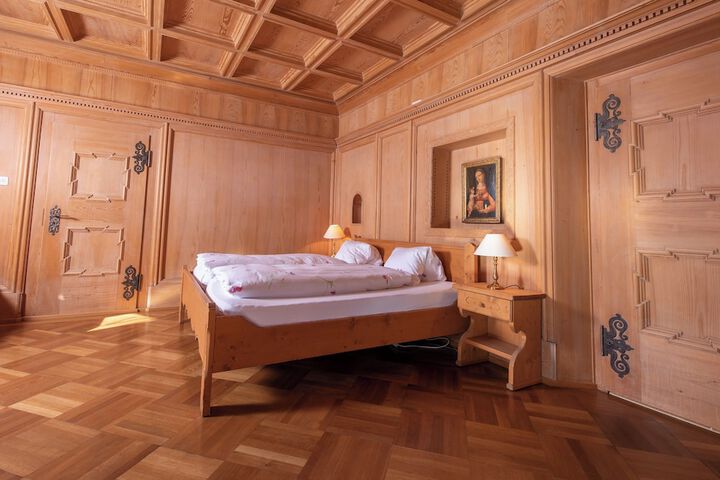Room 40 of 103
