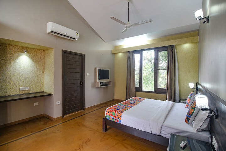 Room 15 of 32