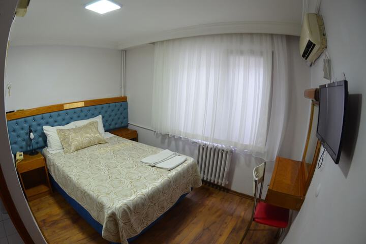 Room 10 of 19