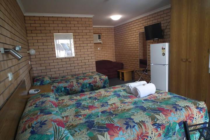 Room 4 of 29
