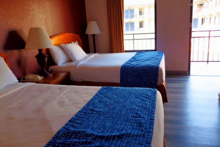 Standard King Bed Accessible (22 of 37)