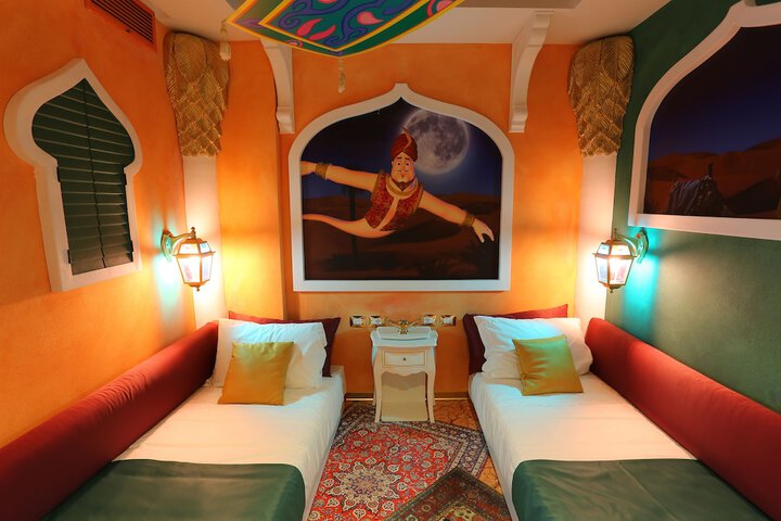 Room 17 of 40