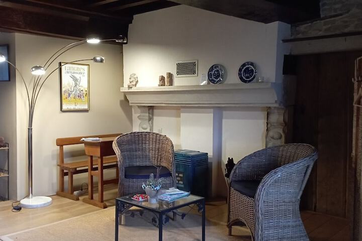 Room 12 of 20
