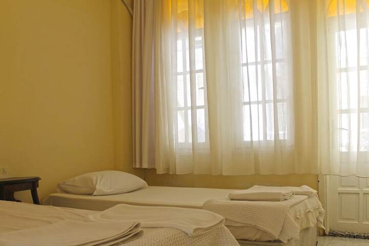 Room 14 of 28