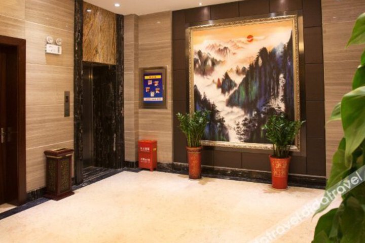 Xiangyun Juntai Hotel