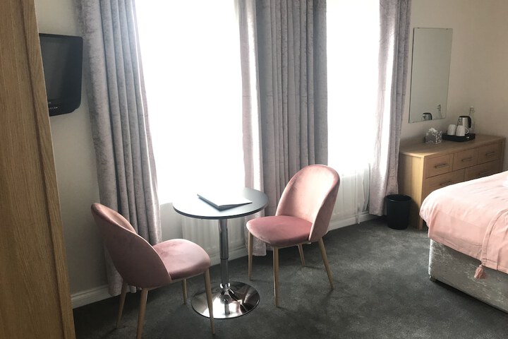 Room 12 of 61