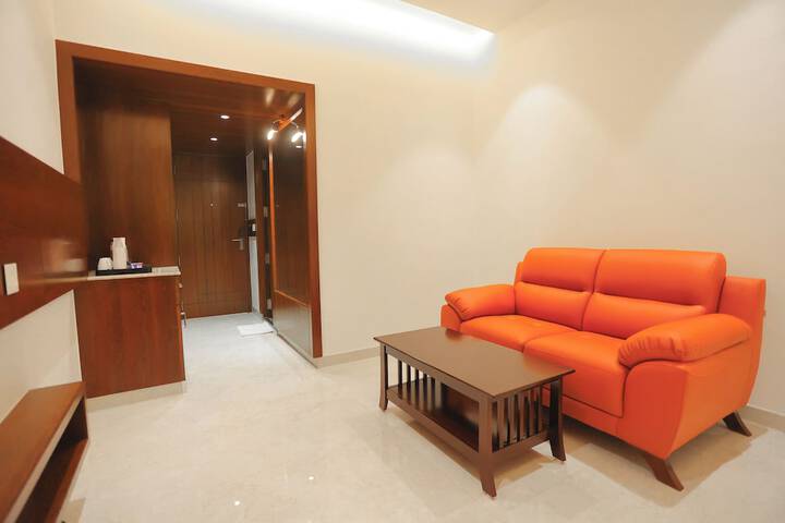 Room 27 of 43