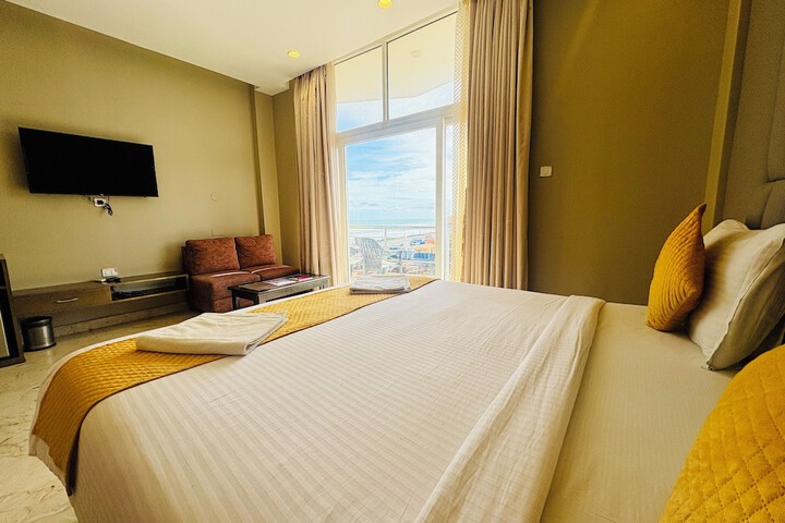Room 15 of 57