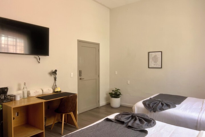 Room 3 of 53